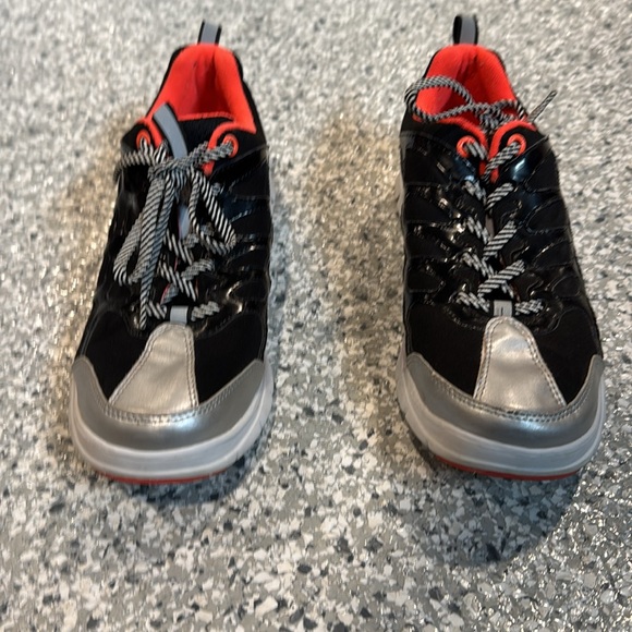 DKNY Black Running Sneakers Women's Shoes Size 8 - Picture 2 of 7